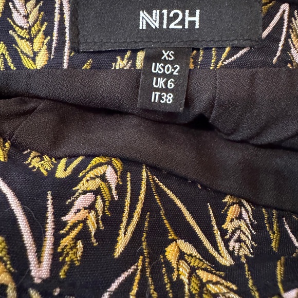 N12H Eleanor Harvest Skirt - Elegant Black and Gold Patterned Skirt - Like New - Picture 7 of 8